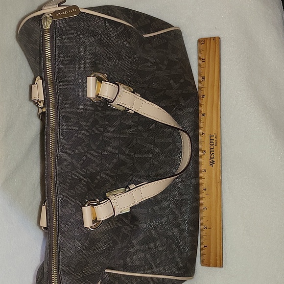 Authentic Michael Kors handbag - Picture 10 of 11